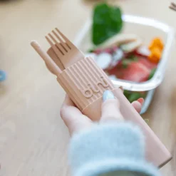 Kit de couverts réutilisables et nomades en matière biosourcée